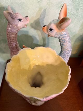 Statua cerbiatti in ceramica con vaso