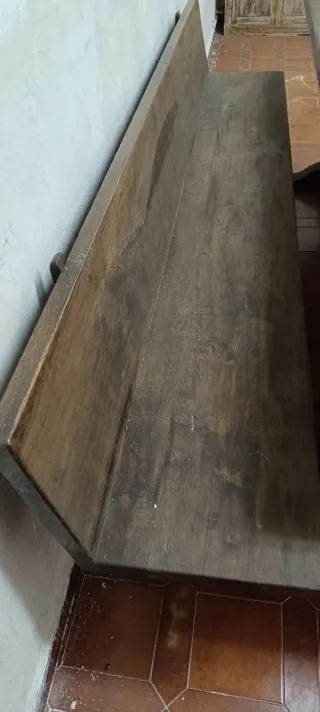 Mesa y 2 bancos roble txoko
