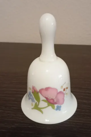 CAMPANA DE PORCELANA FINA WEDGWOOD, PATRÓN MEADOW