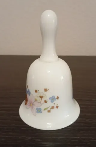 CAMPANA DE PORCELANA FINA WEDGWOOD, PATRÓN MEADOW