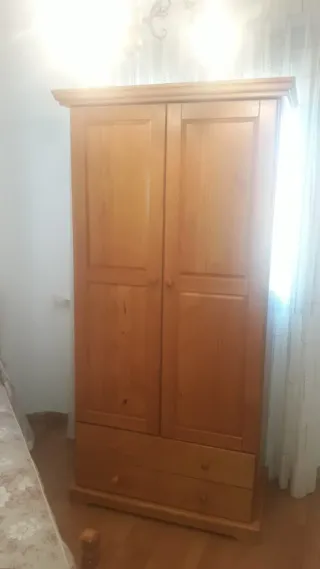 Cama 90cm con somier, colchón y armario
