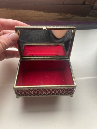 Joyero vintage con piedra verde