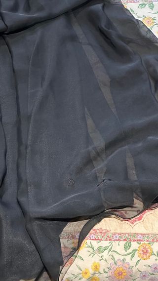 Vestido de fiesta negro con pedrería