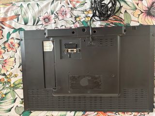 Televisor OKI pequeño