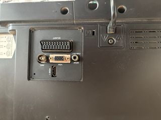 Televisor OKI pequeño