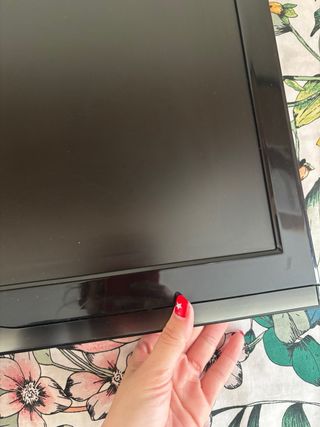 Televisor OKI pequeño