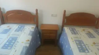 2 Camas 90cm + Mesilla + Colchón + Somier