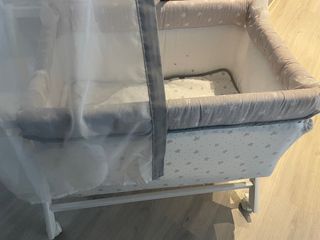 Minicuna bebé con estrellas