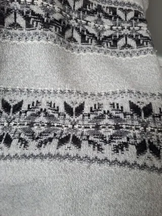 Jersey grueso con cremallera y estampado