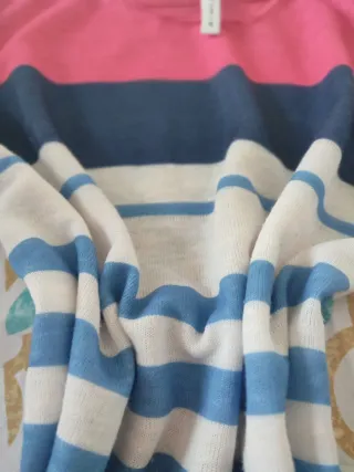 Camiseta Stradivarius Rayas Azul Rosa