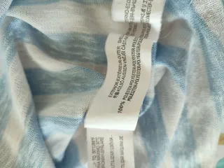 Camiseta Stradivarius Rayas Azul Rosa