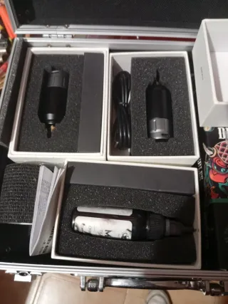 Maquina de tatuar con poco uso. NO AGO ENVÍOS