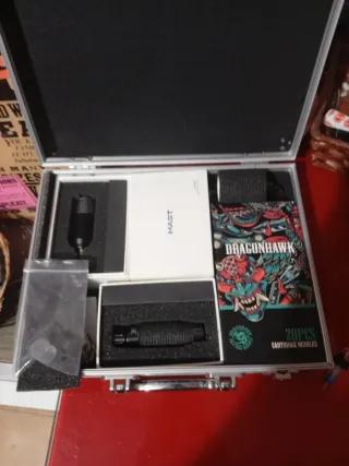 Maquina de tatuar con poco uso. NO AGO ENVÍOS