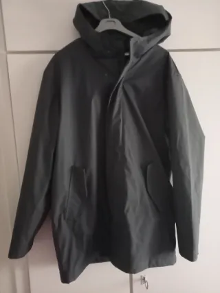 Chaqueta impermeable hombre