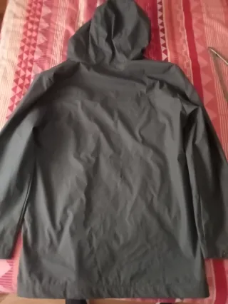 Chaqueta impermeable hombre