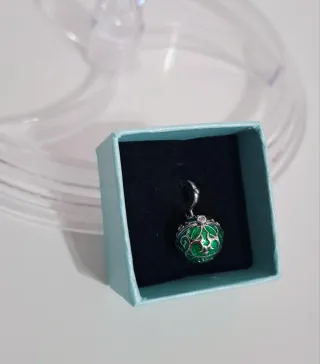 Charm Bola Filigrana Verde y Plata
