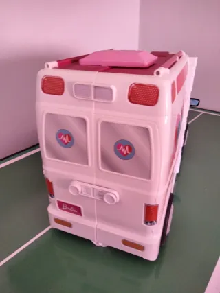 Ambulancia Barbie Doctora con Muñeca