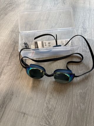 Gafas de natación con estuche