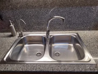 Cocina completa:campana, fregadero, horno, fogones