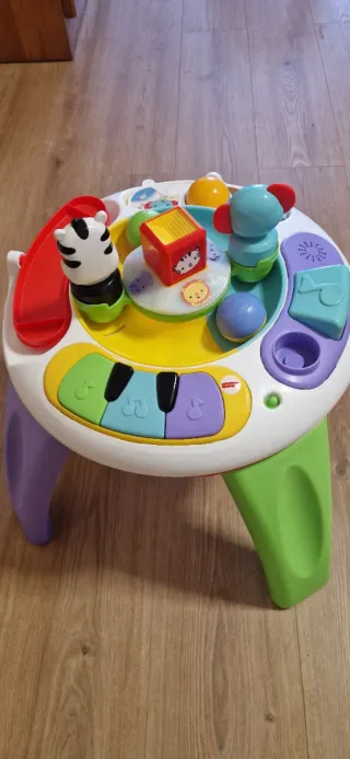 Mesa de Actividades Infantil en Perfecto Estado