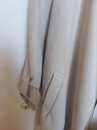 Chaqueta Pull and Bear crema Talla XS 3/4