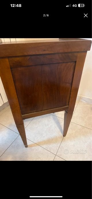 Comodini antichi in legno