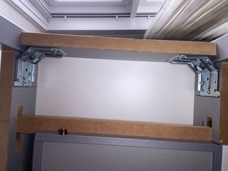 Mesa de cocina extensible gris y blanca