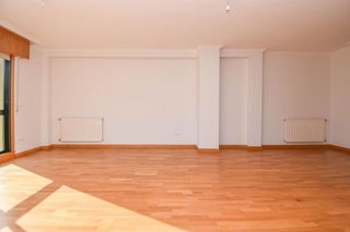 Casa adosada en alquiler en Cambre