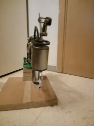 Maquina de  coser zapatos   seminueva