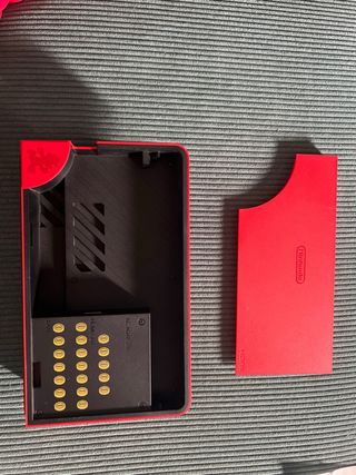 Nintendo Switch OLED Edizione limitata Mario Rosso