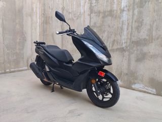Honda pcx 2021.
