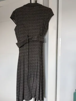 Vestido midi Fórmula Joven Talla 40