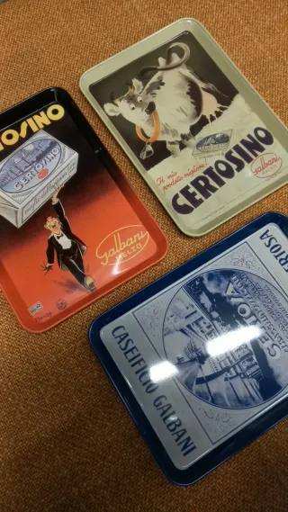 Set di tre vassoi vintage del marchio Certosino