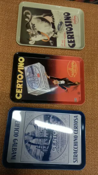 Set di tre vassoi vintage del marchio Certosino