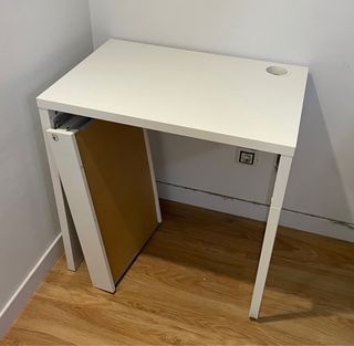 Escritorio MICKE de IKEA