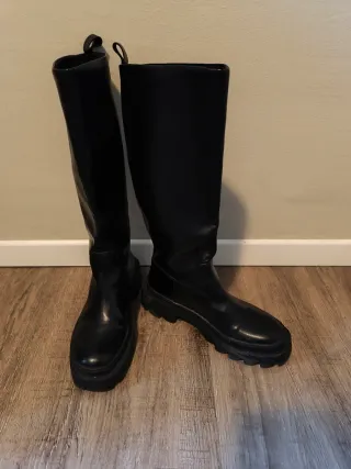 Stivali alti neri Mango