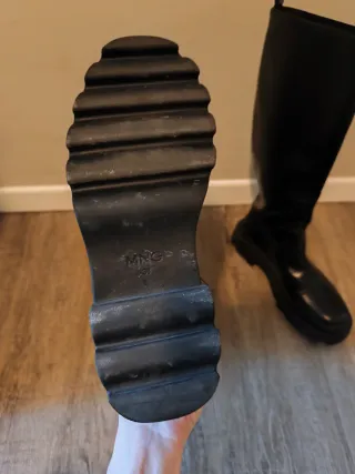 Stivali alti neri Mango