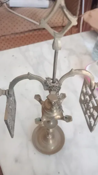 Lámpara de aceite antigua pequeña