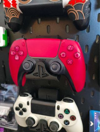 Soporte Mando PS5 IKEA SKADIS