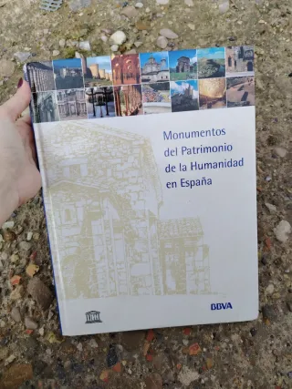 Libro de monumentos de España