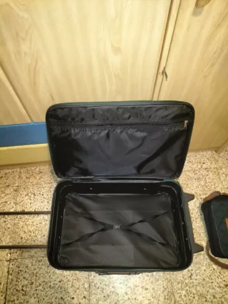 Juego de maletas y bolso de viaje