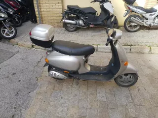 Piaggio ET2 50cc Scooter