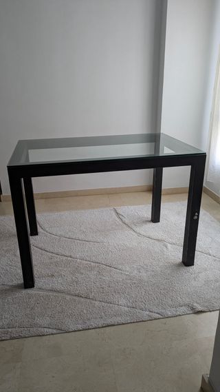 Mesa comedor hierro y cristal negro