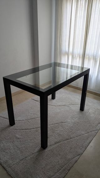 Mesa comedor hierro y cristal negro
