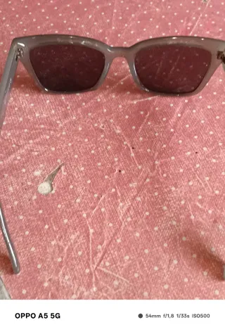 Gafas de Sol Grises y Negras