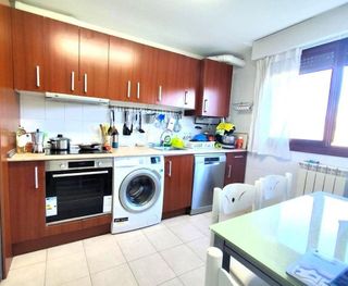 Casa adosada en venta en Castañeda