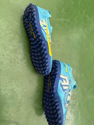 Lote de Botas de fútbol Nike Talla 36.5