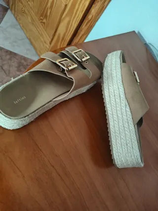 Nuevas Sandalias Lefties Beige Talla 38