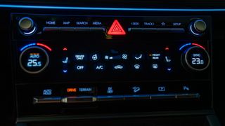 Hyundai Santa Fe PHEV 1.6T 253CV 4X4 AT Calligraphy Ll.Di