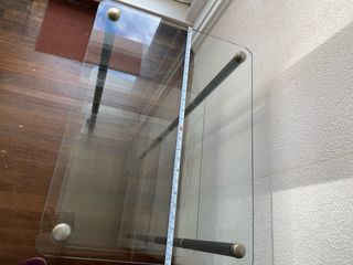 Mesa auxiliar cristal 2 estantes con ruedas